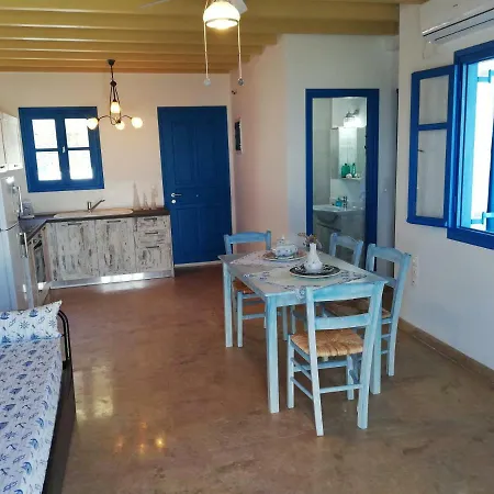 Tirquaz View Pensión Serifos Town
