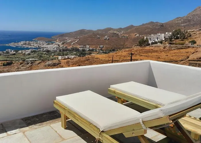 Tirquaz View Pensión Serifos Town